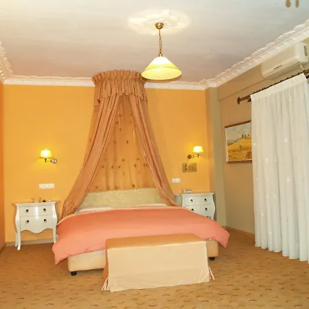 Hotell Amfissaeum 2*
