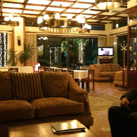 Amfissaeum Hotell 2*