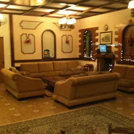 Hotell Amfissaeum 2*